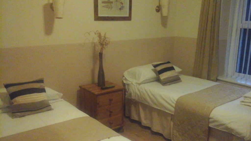 Dillwyn'S Hotel Pontardawe ภายนอก รูปภาพ