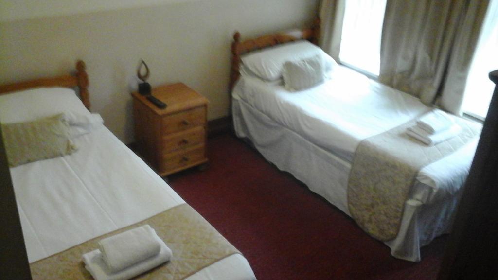 Dillwyn'S Hotel Pontardawe ภายนอก รูปภาพ